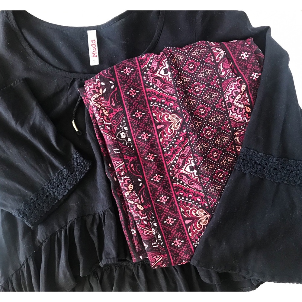 NWOT Mudd Boho Paisley 2 Piece Set Red & Black